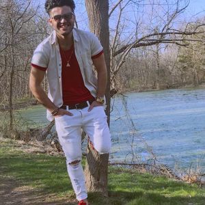 Meet your Posher, Emad